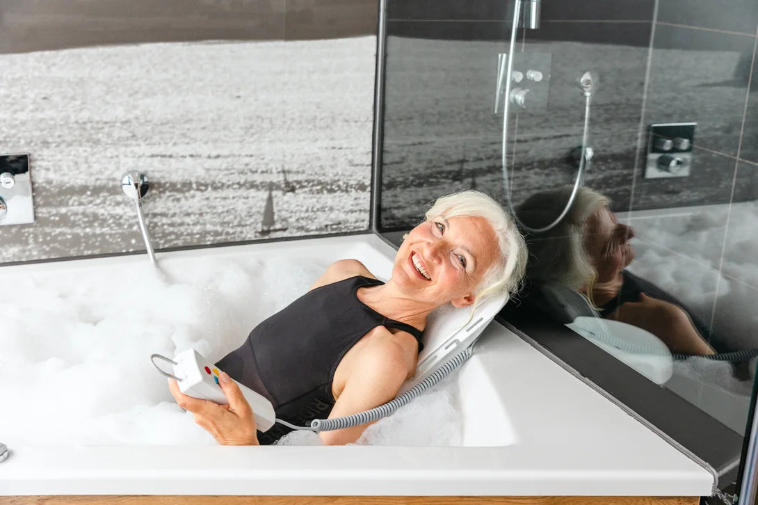 Badewannenlift Bellavita NOVA mit Bezug Classic - Drive Medical