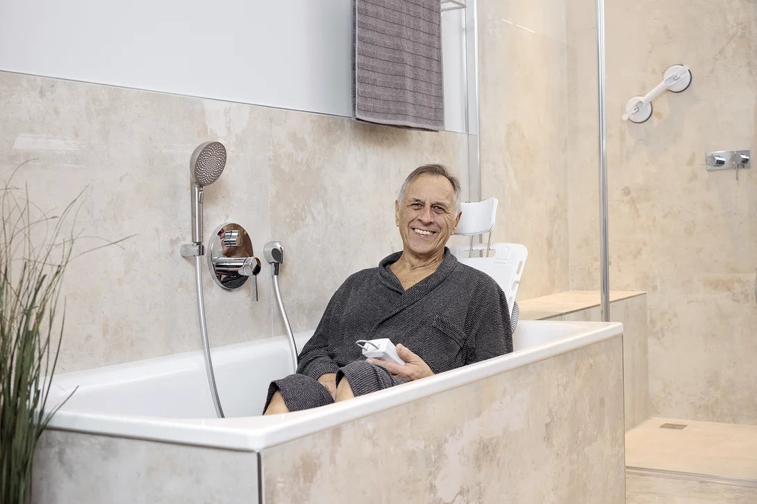 Badewannenlift Bellavita NOVA mit Bezug Classic - Drive Medical